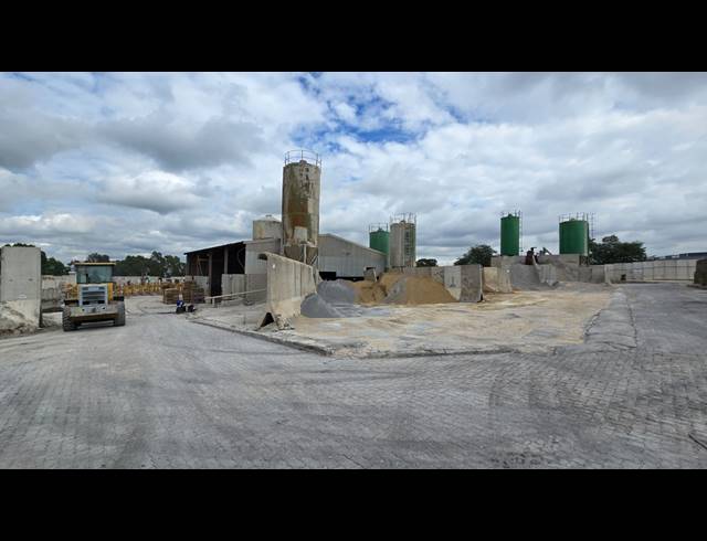 17,061M² INDUSTRIAL YARD FOR SALE IN CHLOORKOP